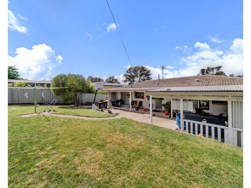 61 Florey Drive, Macgregor ACT 2615
