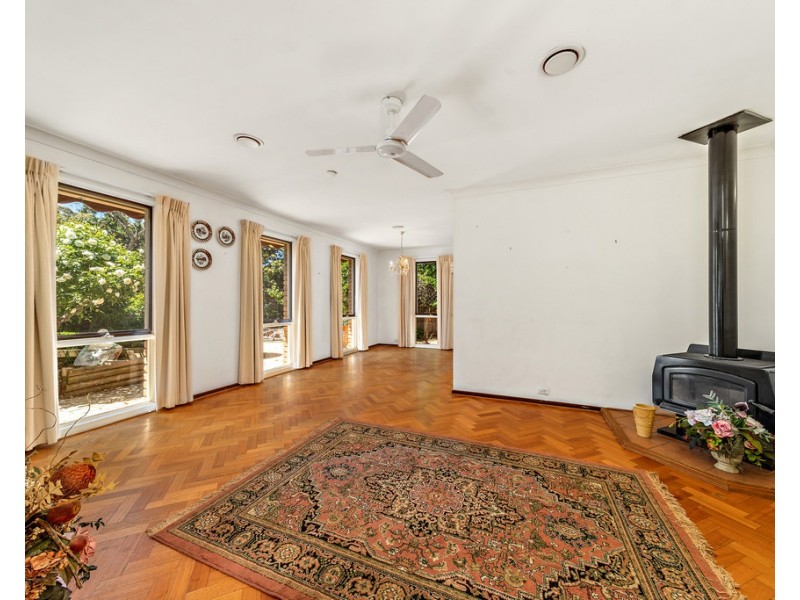 16 Gurner Place, Latham ACT 2615