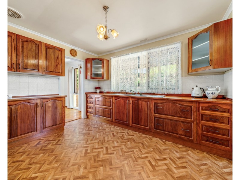 16 Gurner Place, Latham ACT 2615