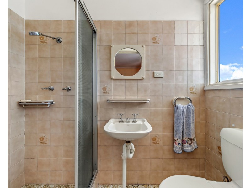 16 Gurner Place, Latham ACT 2615