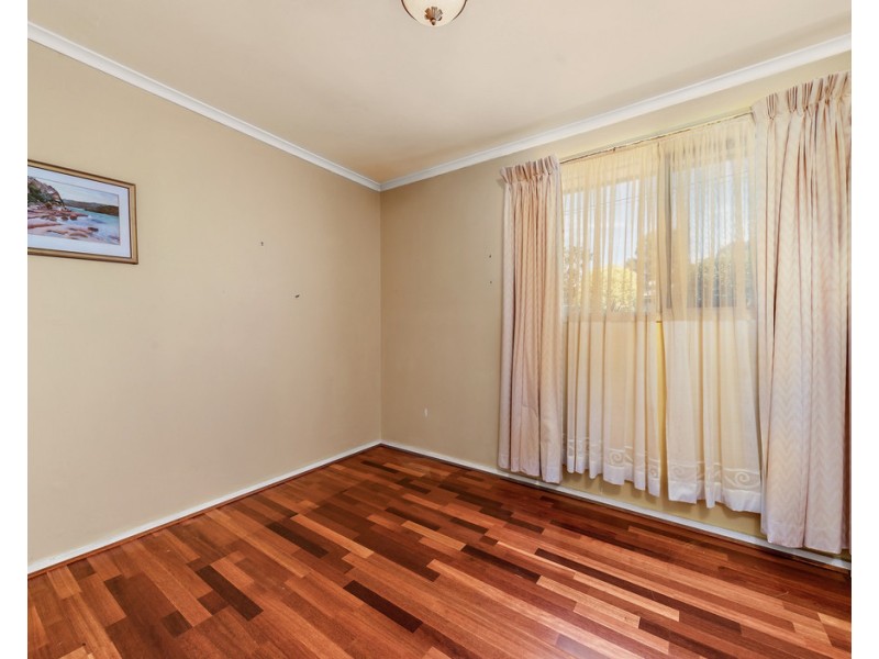16 Gurner Place, Latham ACT 2615
