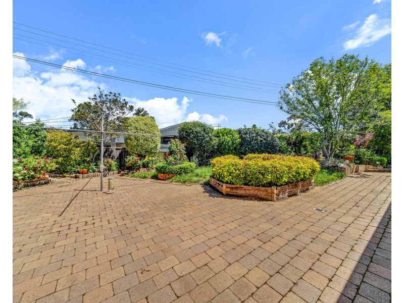 16 Gurner Place, Latham ACT 2615
