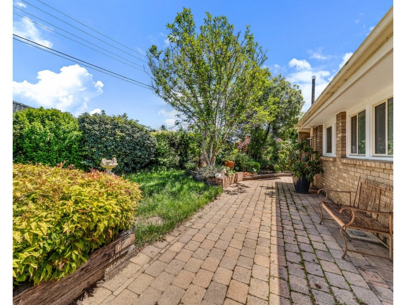 16 Gurner Place, Latham ACT 2615