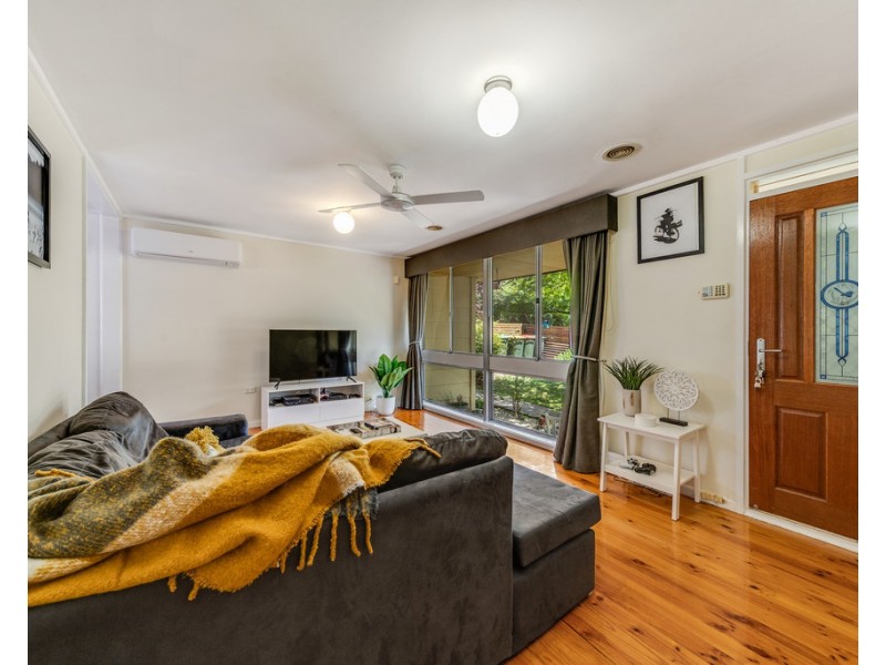 6 Mathison Place, Macgregor ACT 2615