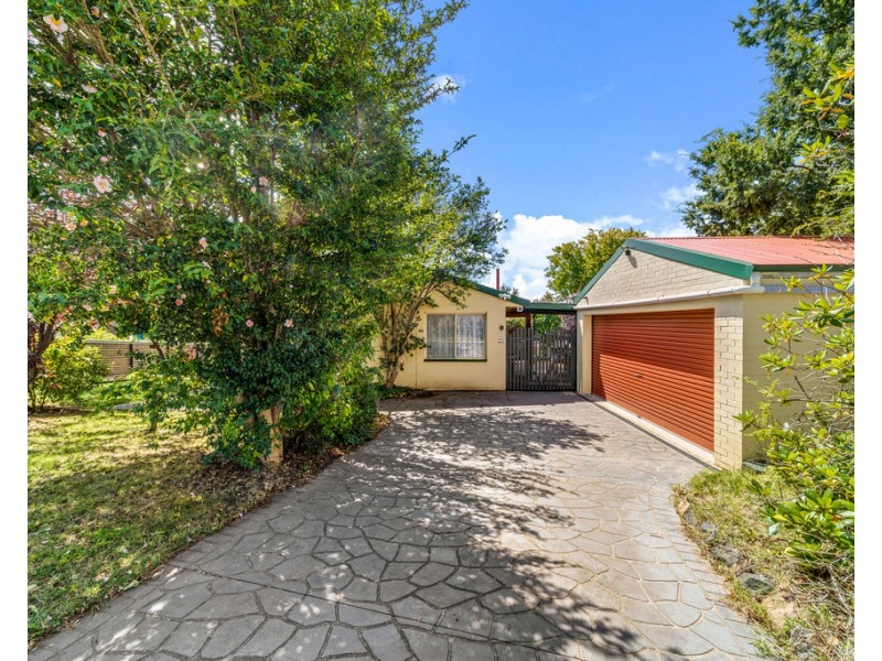 6 Mathison Place, Macgregor ACT 2615