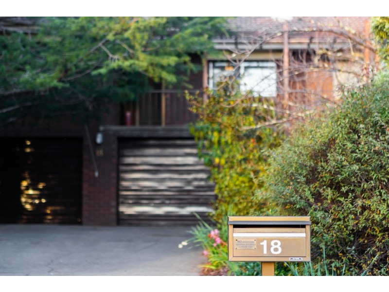 18 Kinleyside Crescent, Weetangera ACT 2614