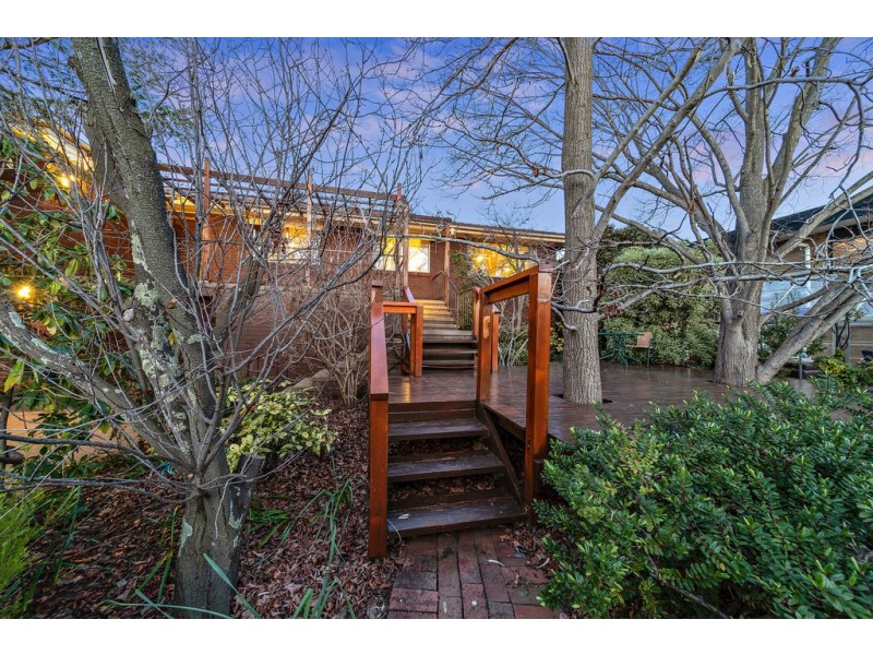 18 Kinleyside Crescent, Weetangera ACT 2614