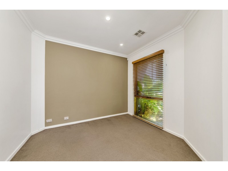 4 Mag Place, Dunlop ACT 2615