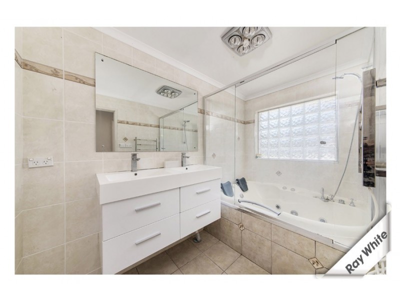 2 Bloxham Street, Charnwood ACT 2615