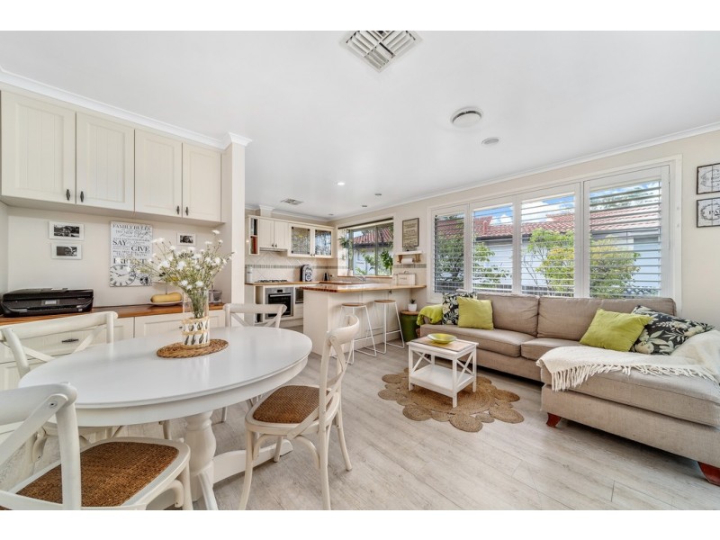 13 Davis Street, Weetangera ACT 2614