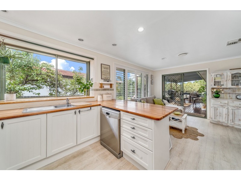 13 Davis Street, Weetangera ACT 2614