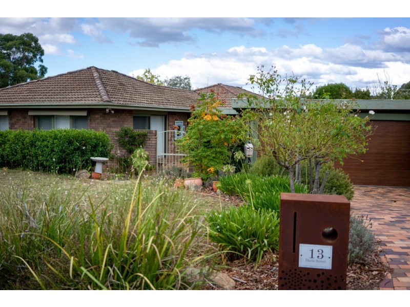 13 Davis Street, Weetangera ACT 2614
