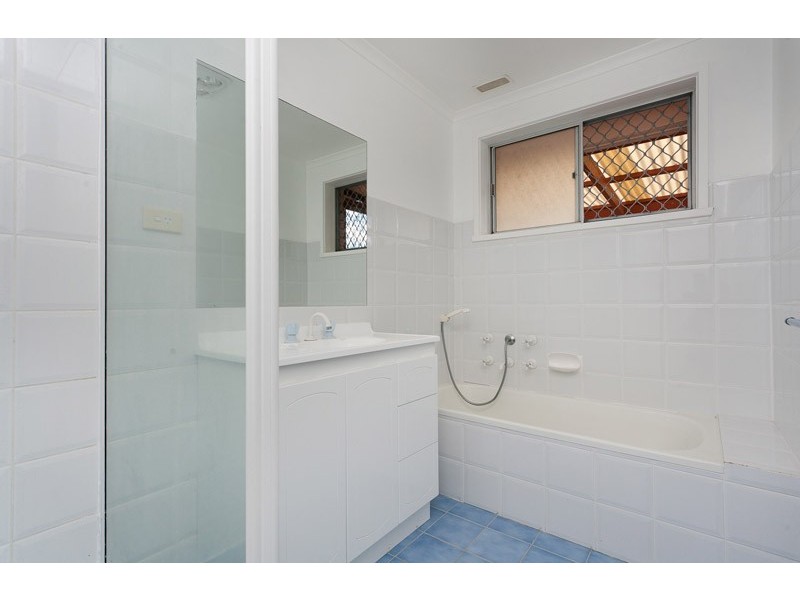 16 Kinalung Place, Giralang ACT 2617