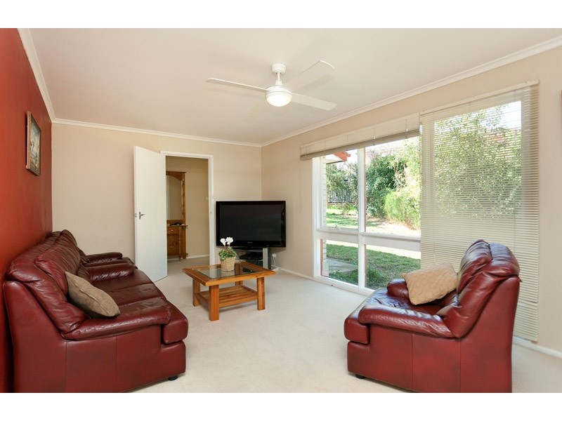 16 Kinalung Place, Giralang ACT 2617