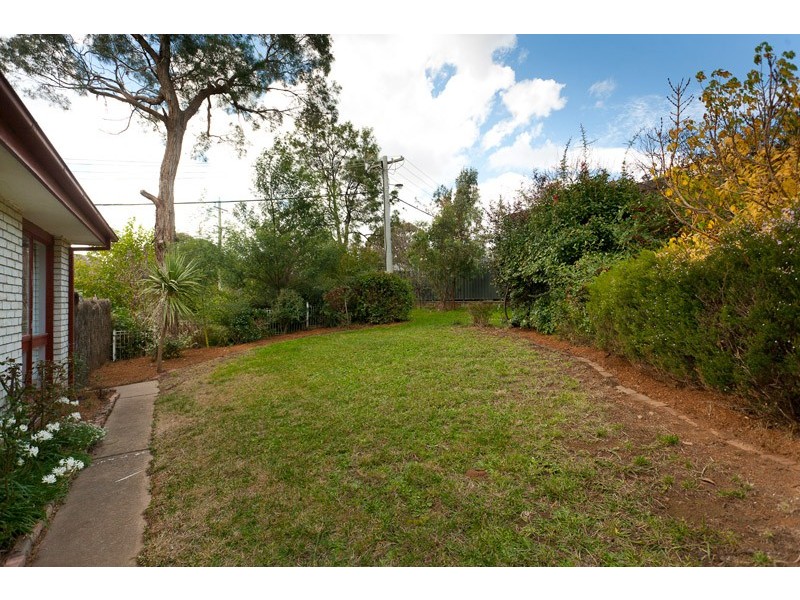 16 Kinalung Place, Giralang ACT 2617