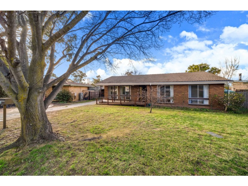 39 Cavill Close, Holt ACT 2615