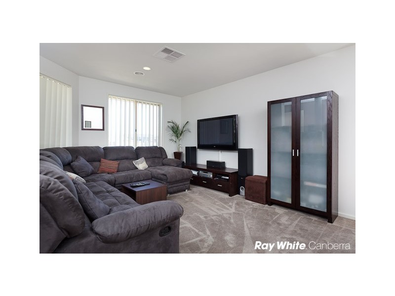 18 Gordon Withnall Crescent, Dunlop ACT 2615