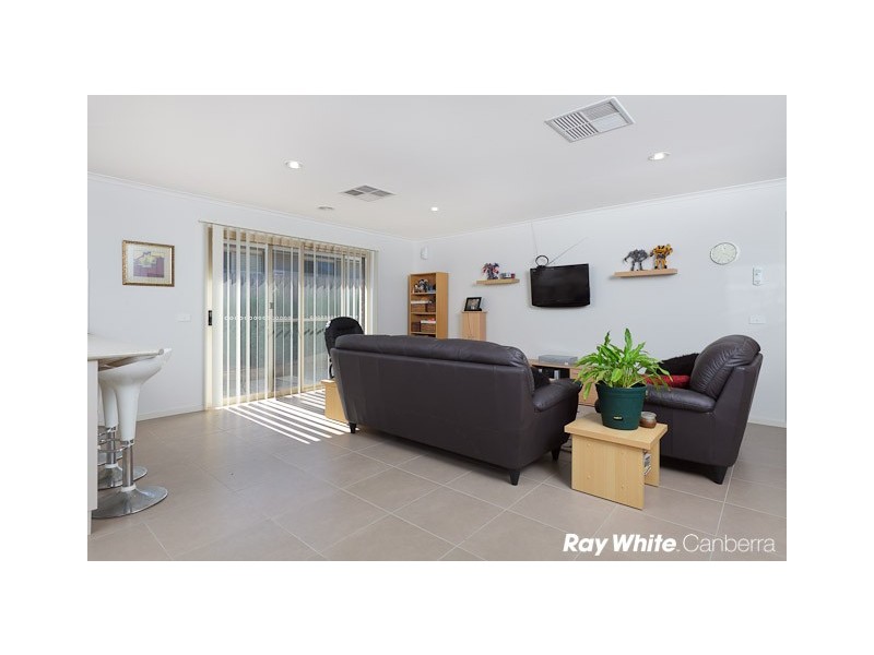 18 Gordon Withnall Crescent, Dunlop ACT 2615