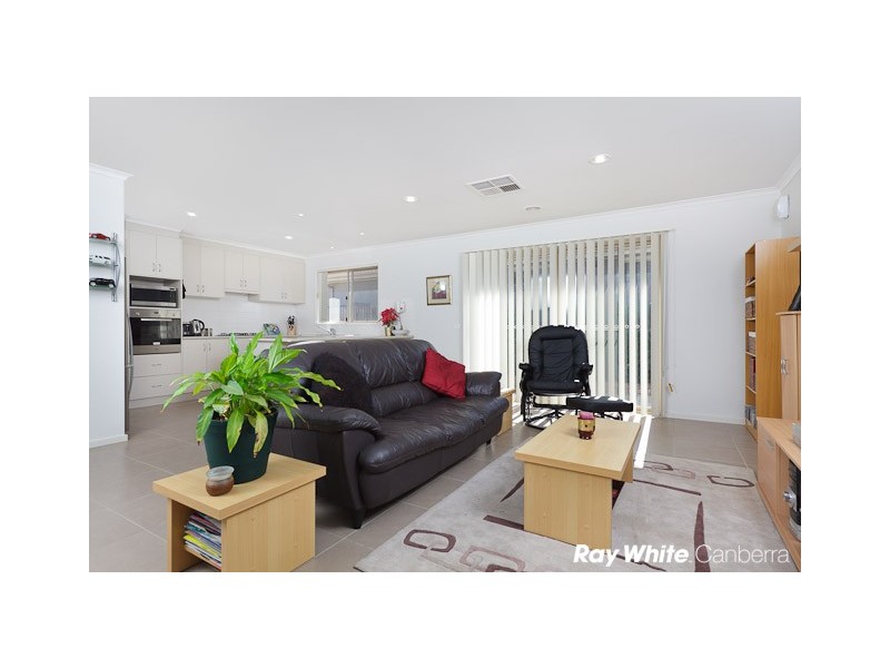 18 Gordon Withnall Crescent, Dunlop ACT 2615