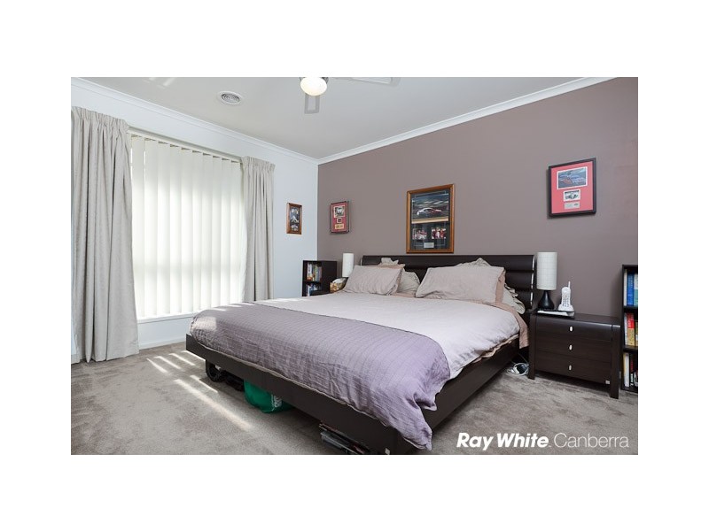 18 Gordon Withnall Crescent, Dunlop ACT 2615