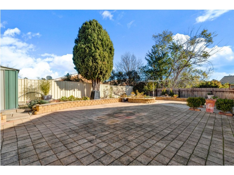 8 Huxley Place, Palmerston ACT 2913
