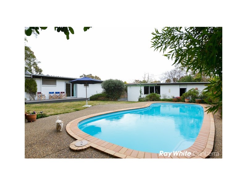 25 Molloy Crescent, Cook ACT 2614