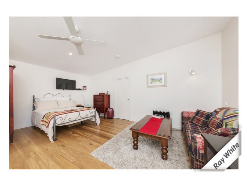 32 Mirrabucca Crescent, Giralang ACT 2617