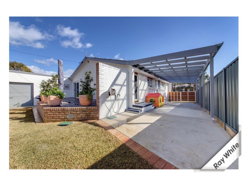 32 Mirrabucca Crescent, Giralang ACT 2617