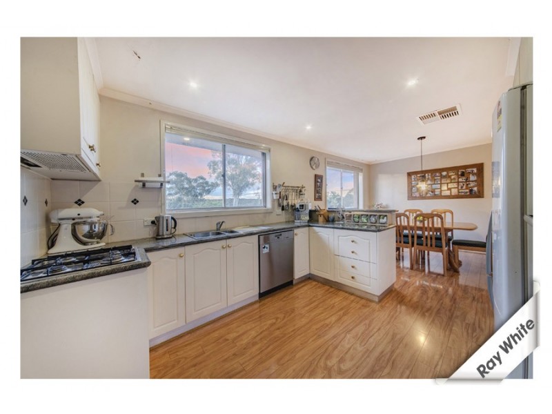 140 Chuculba Crescent, Giralang ACT 2617