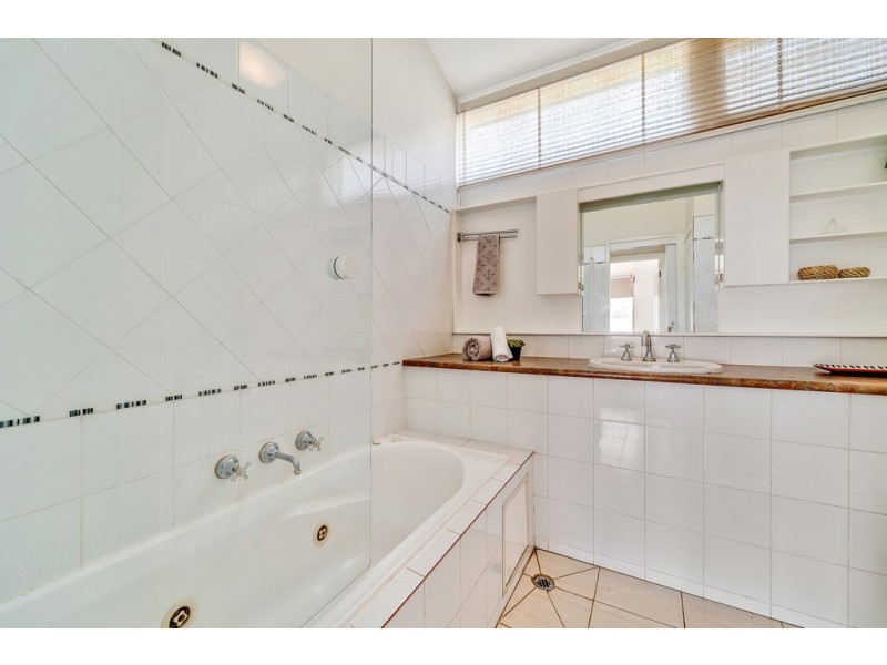 1 Berne Place, Macgregor ACT 2615