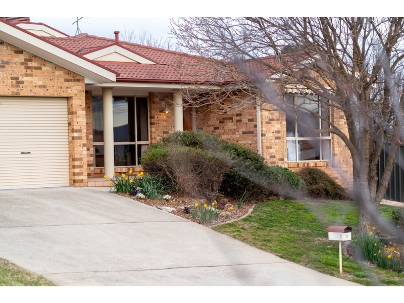 7 Counihan Court, Dunlop ACT 2615
