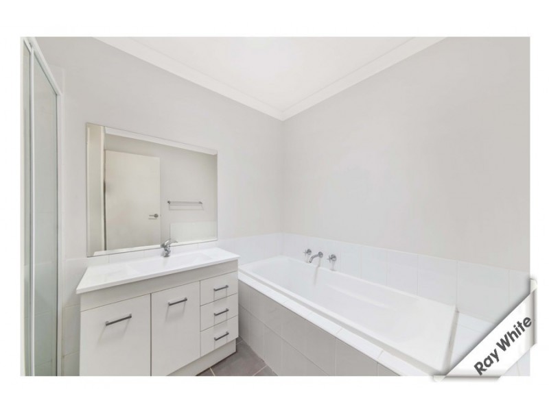10 Stonehouse Street, Franklin ACT 2913