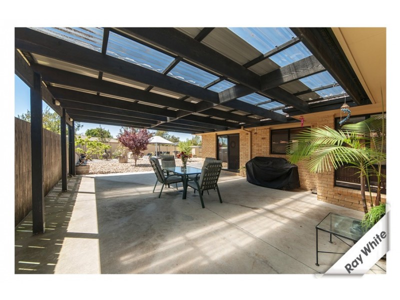 4 Edgley Place, Dunlop ACT 2615