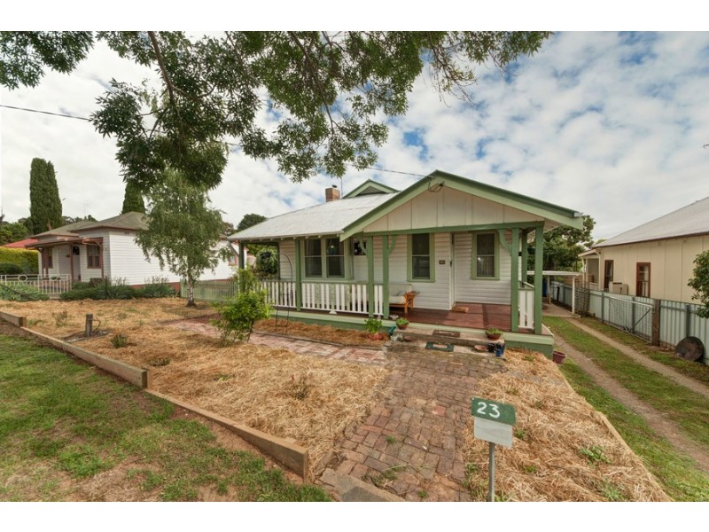 23 Mont Street, Yass NSW 2582
