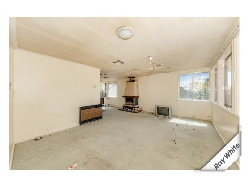 35 McCabe Crescent, Holt ACT 2615