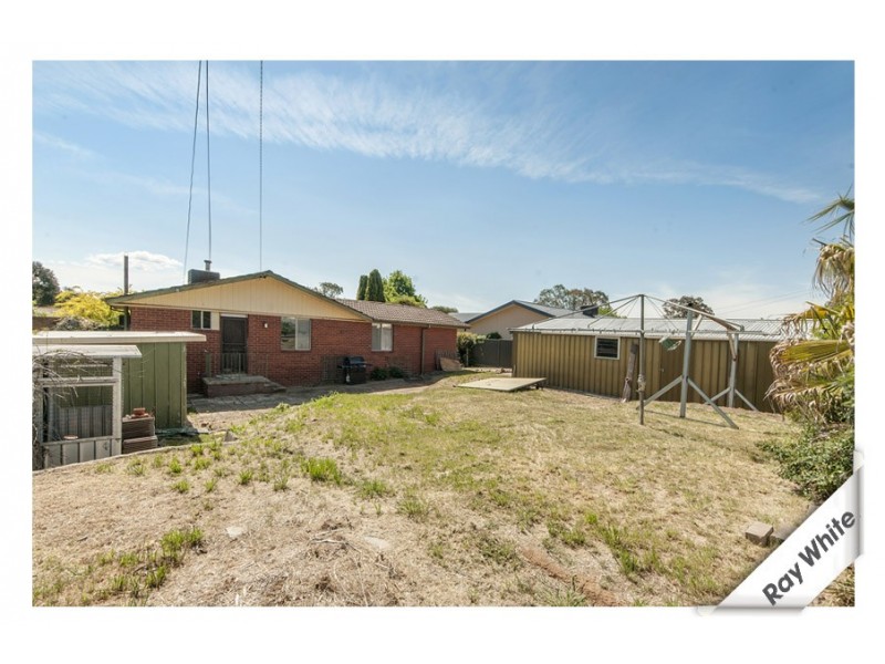 35 McCabe Crescent, Holt ACT 2615