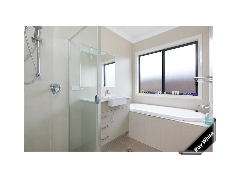 4 Basham Street, Franklin ACT 2913