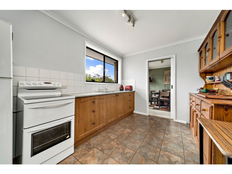 6 Searle Place, Holt ACT 2615