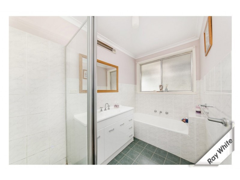 5 Searle Place, Holt ACT 2615