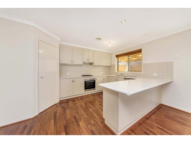 8 Fitton Close, Dunlop ACT 2615
