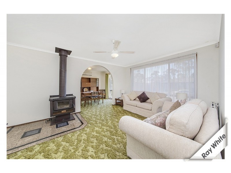 4 Landale Place, Charnwood ACT 2615