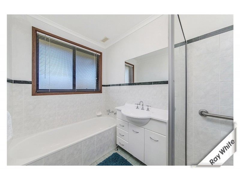 4 Landale Place, Charnwood ACT 2615