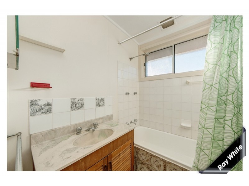 24 Bennie Street, Macgregor ACT 2615