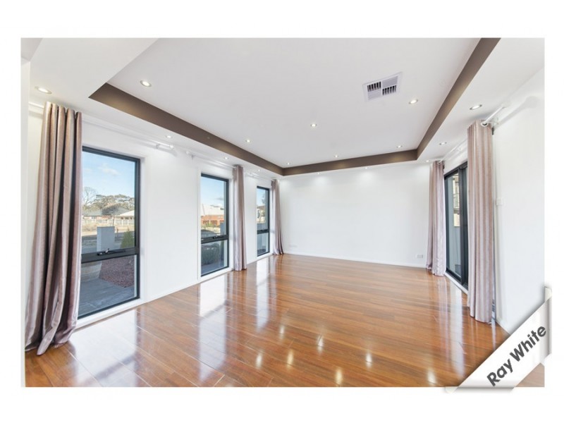 5 Doris Turner Street, Forde ACT 2914