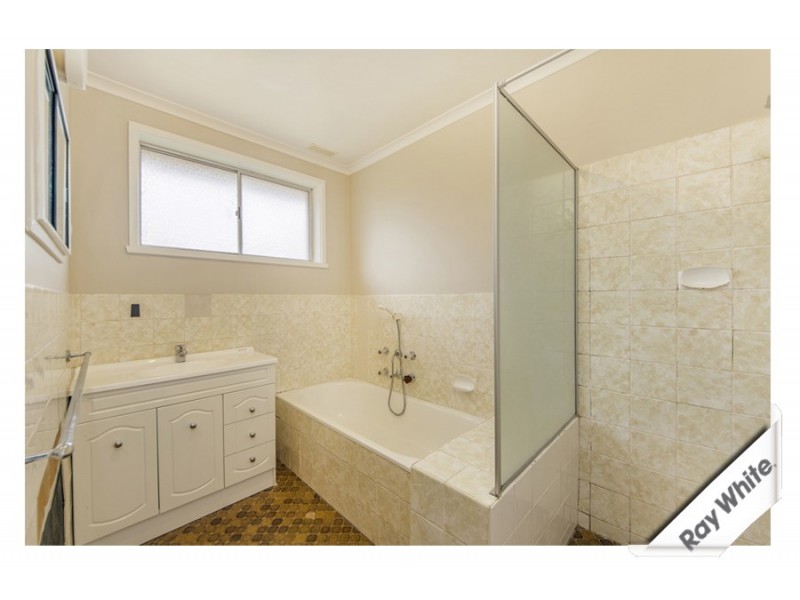 6 Phoenix Place, Giralang ACT 2617