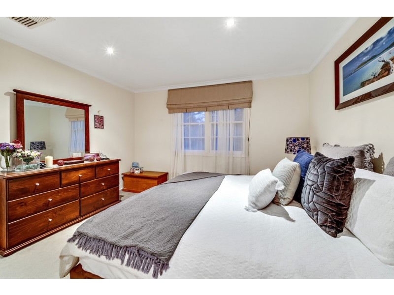 10 Abernethy Street, Weetangera ACT 2614