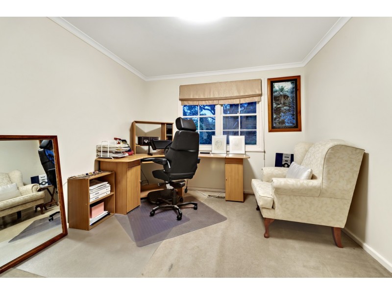 10 Abernethy Street, Weetangera ACT 2614
