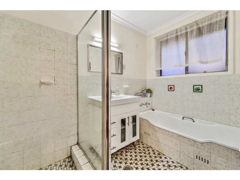 10 Abernethy Street, Weetangera ACT 2614