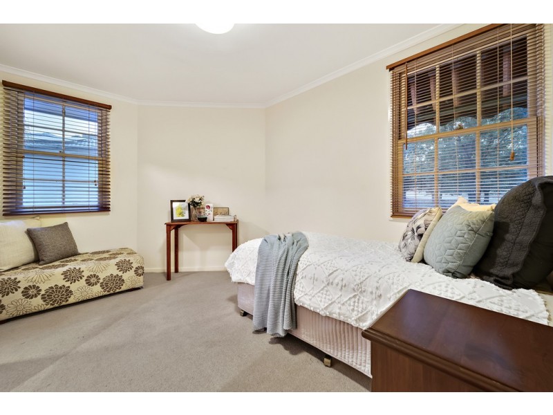 10 Abernethy Street, Weetangera ACT 2614