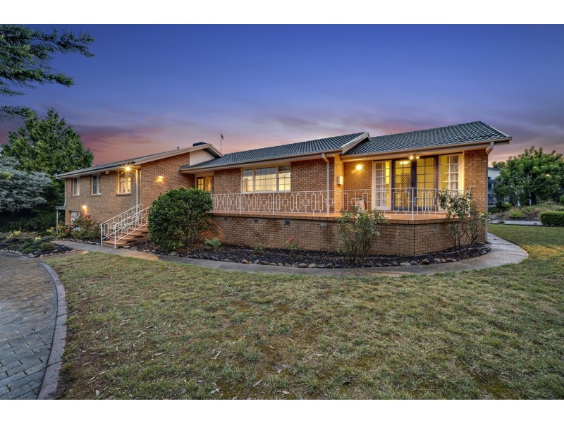 10 Abernethy Street, Weetangera ACT 2614